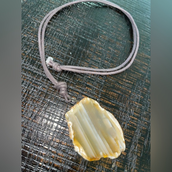 Agate Slice Necklace - Picture 2 of 2